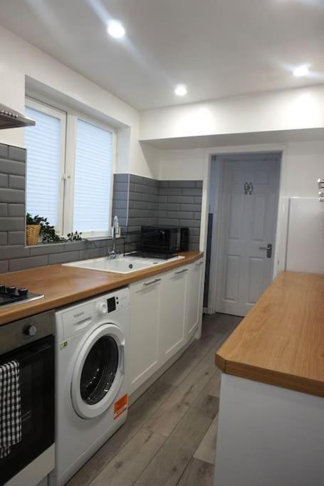 Cosy In Sutton Coldfield Sleeps 5 *