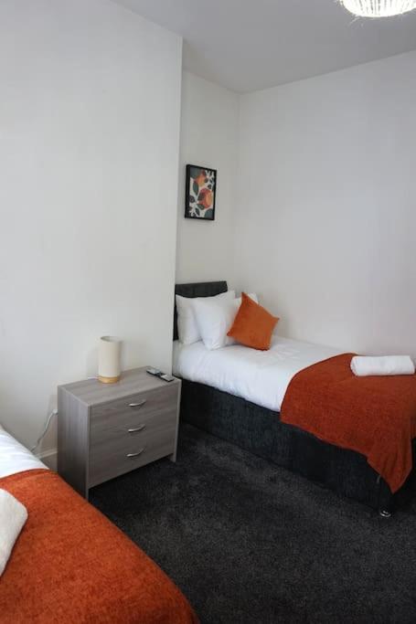 Holiday home Cosy In Sutton Coldfield Sleeps 5 *